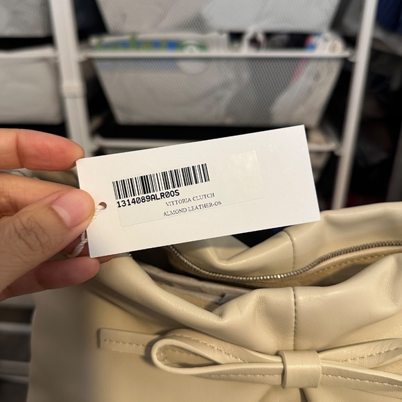 reformation vittoria clutch in almond leather - Picture 6 of 8